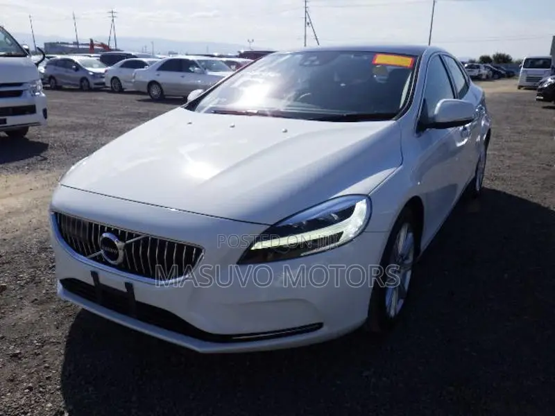 Volvo V40 2019 White