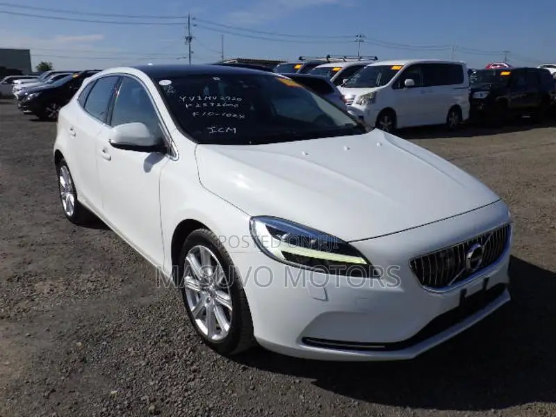 Volvo V40 2019 White