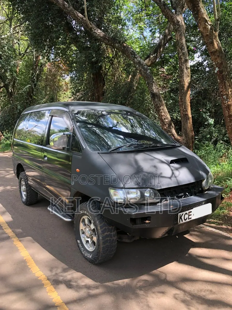 Mitsubishi Delica 2002 Black