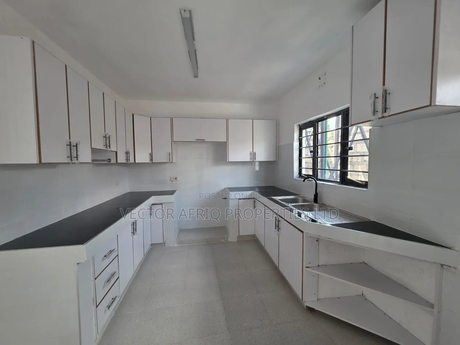 3bdrm Bungalow in Matasia for sale