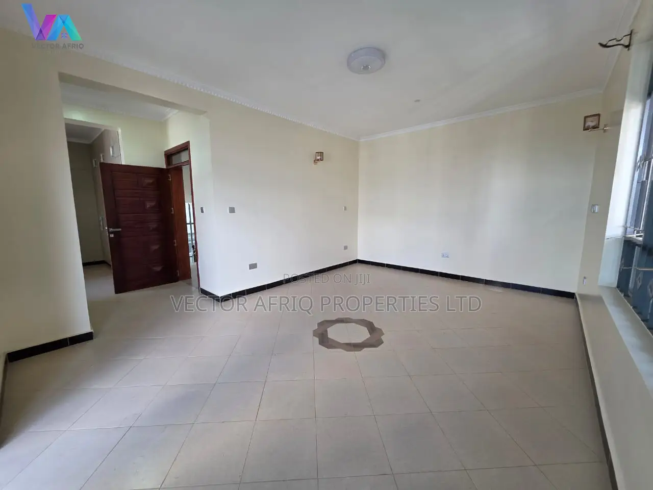 5bdrm House in Katani for sale