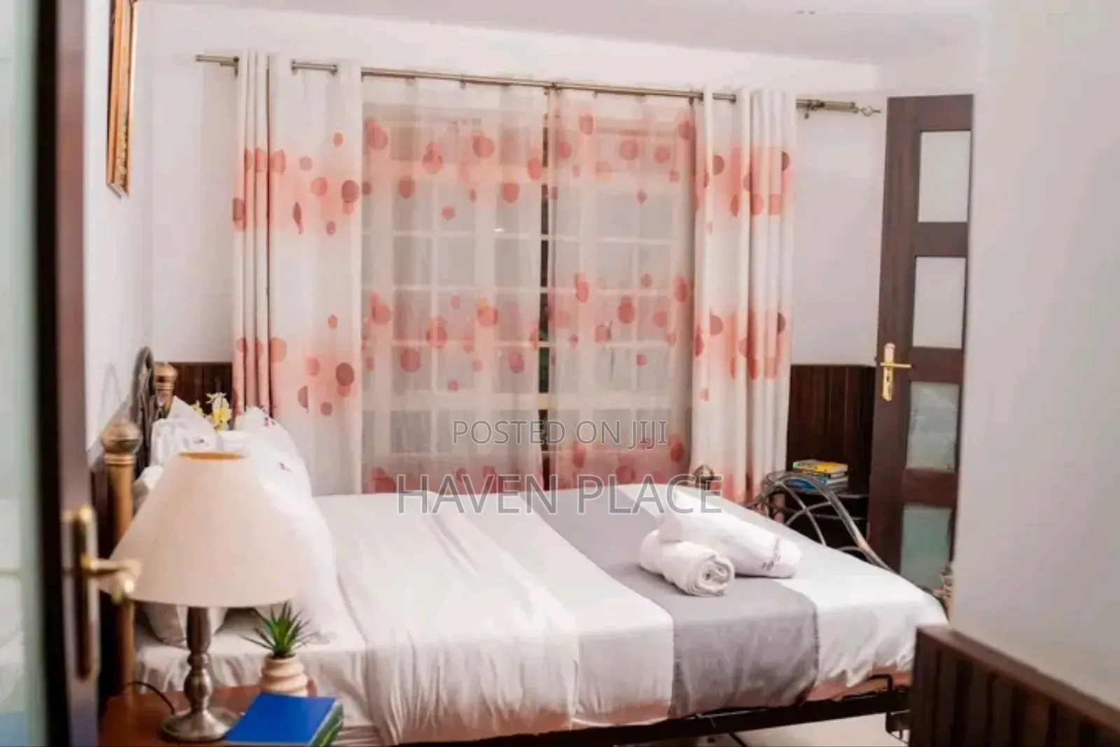 Fully Furnished 2 Bedroom Westgate Mall