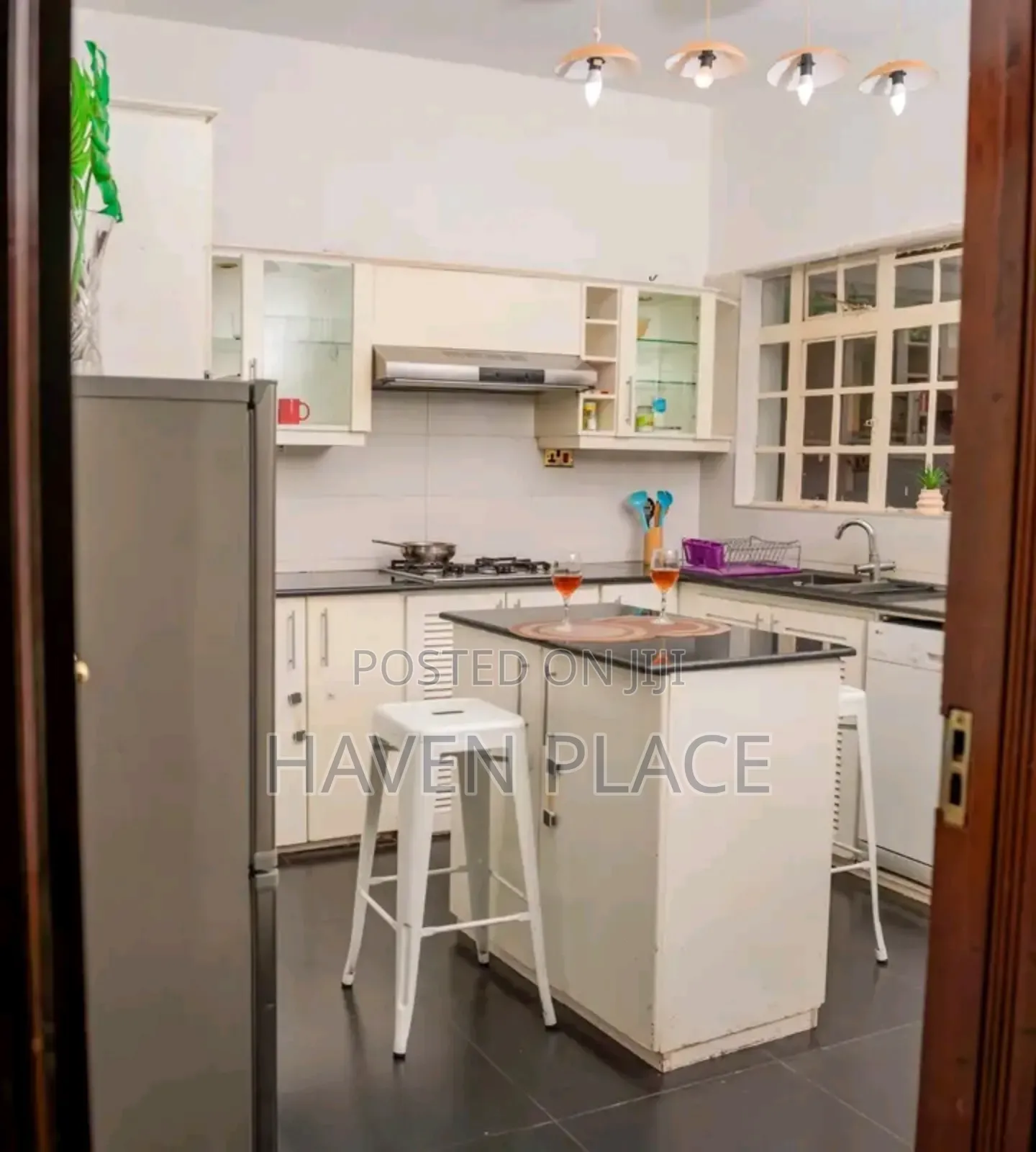 Fully Furnished 2 Bedroom Westgate Mall