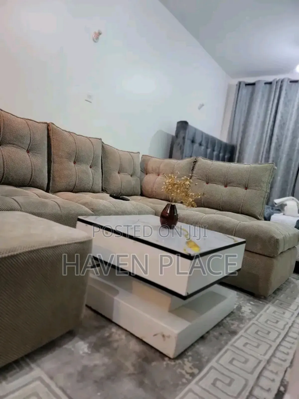 H H Bedsitter Available in South B