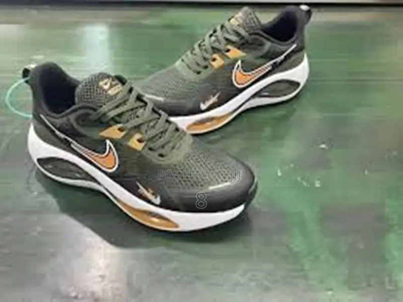 Nike Air Zoom Swiftstride Sports Sneakers