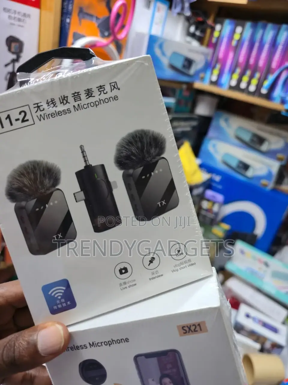 F11-2 Wireless Lavalier Mic for iPhone Android Camera