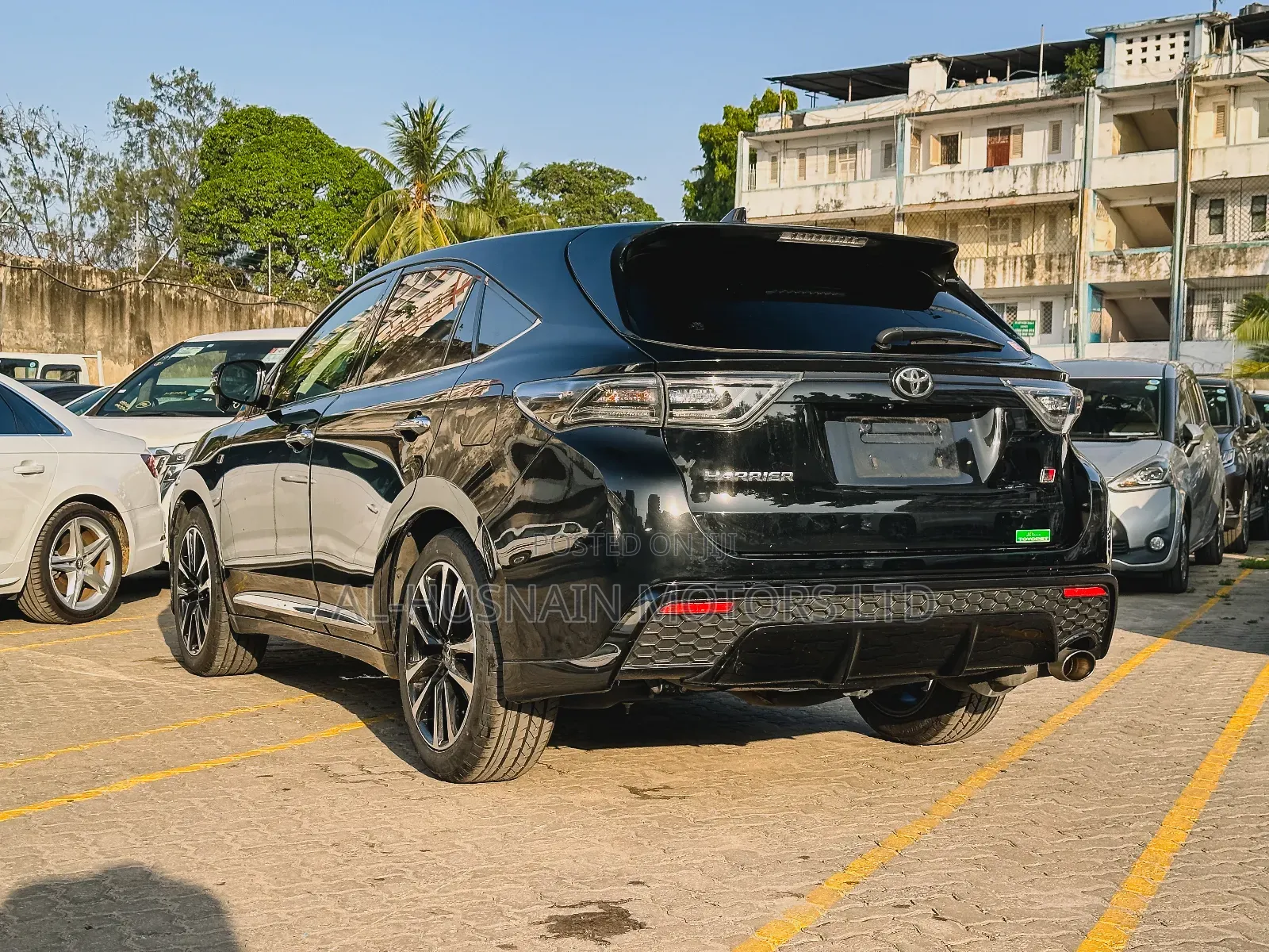 Toyota Harrier 2.0 2018 Black