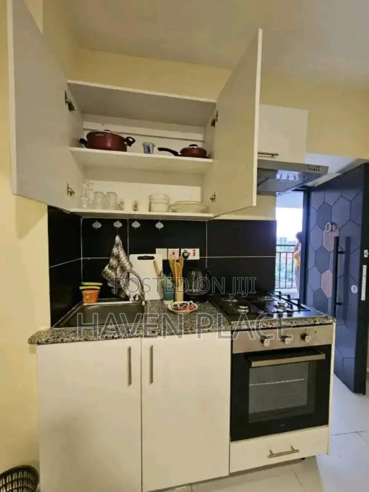 Airbnb 1,2,3,4 Bedroom,Studio Own Compound