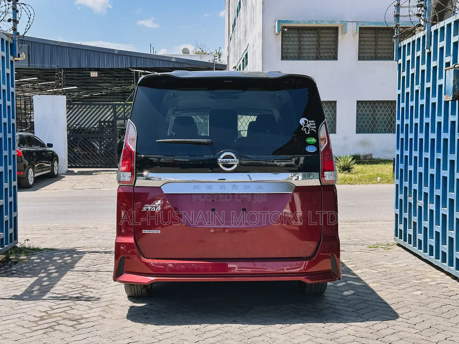 Nissan Serena 2018 Red
