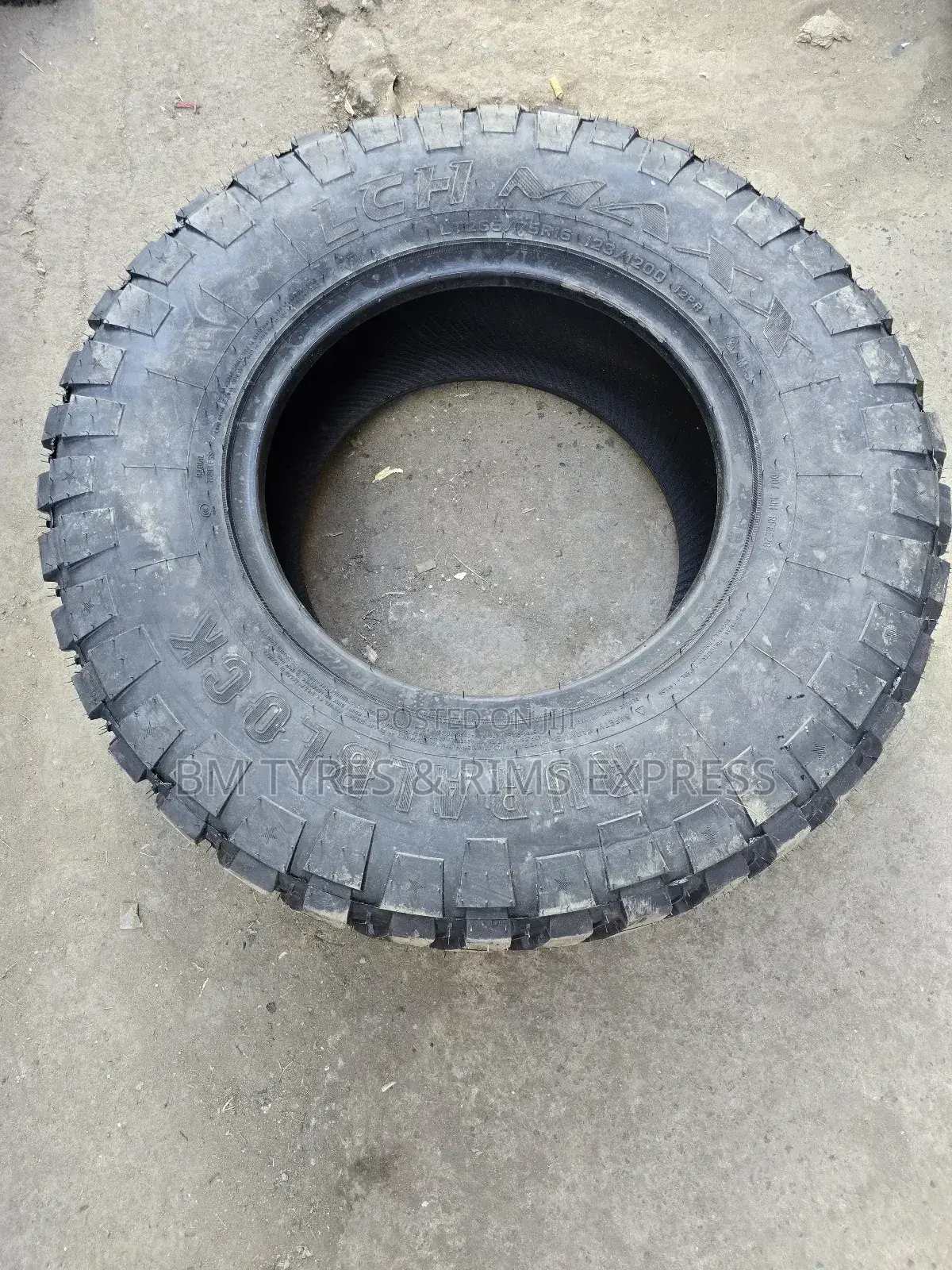265 /75 R16 LCH Maxx Tyres. (Rurablock)