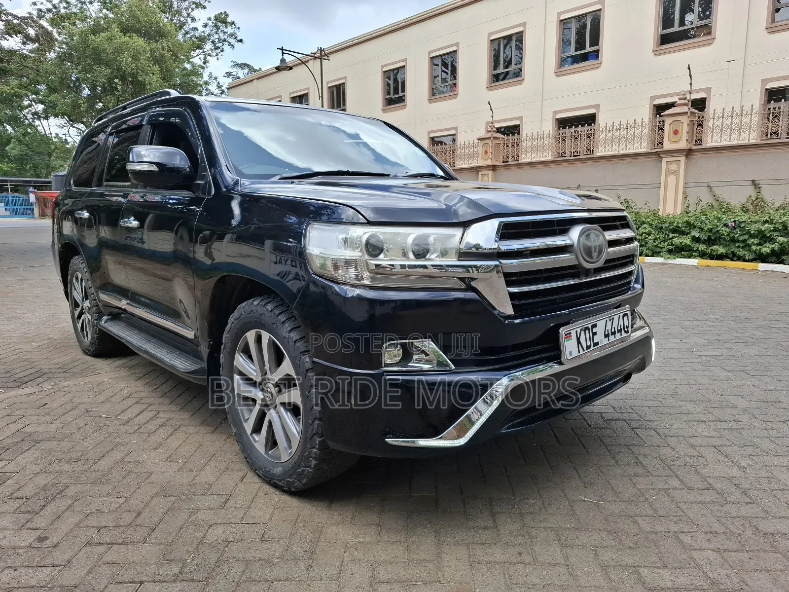 Toyota Land Cruiser 4.6 V8 ZX 2016 Black