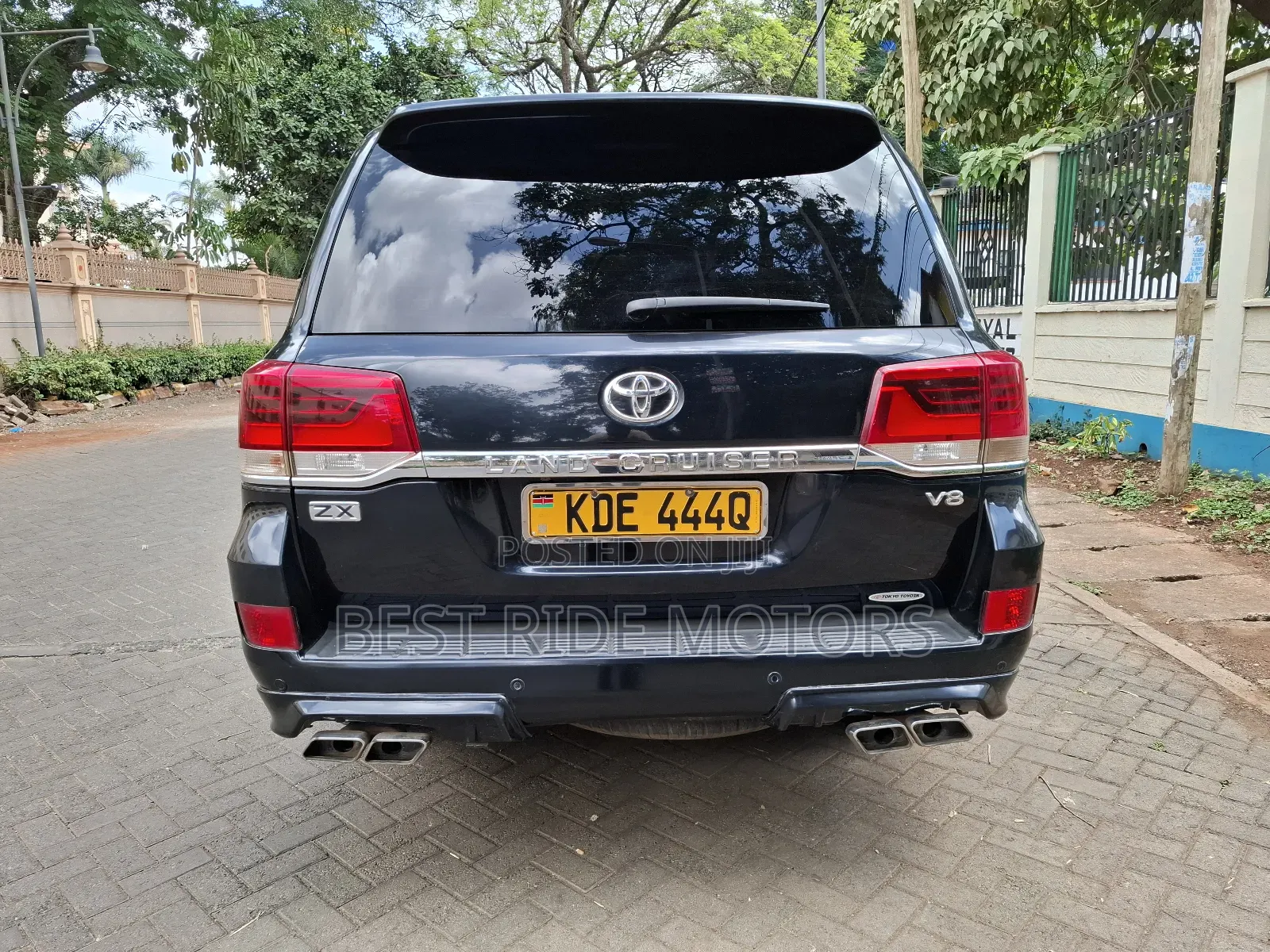 Toyota Land Cruiser 4.6 V8 ZX 2016 Black