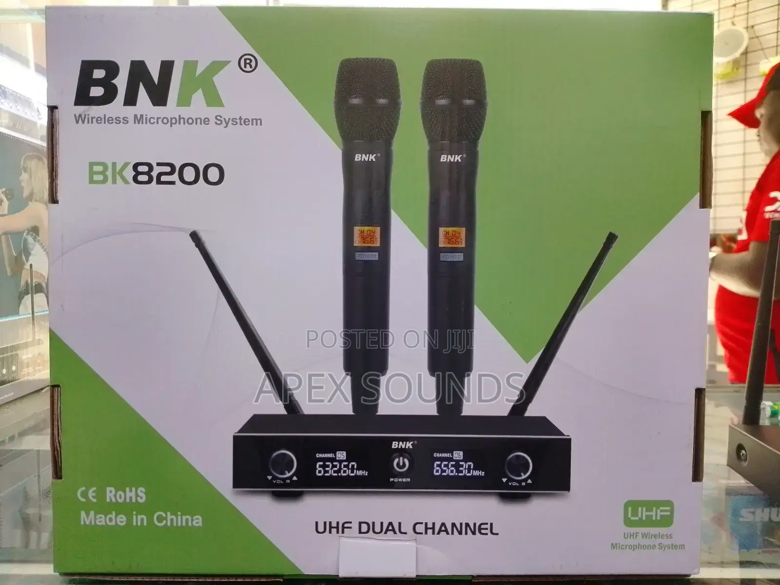 BNK 8200 Wireless Microphone