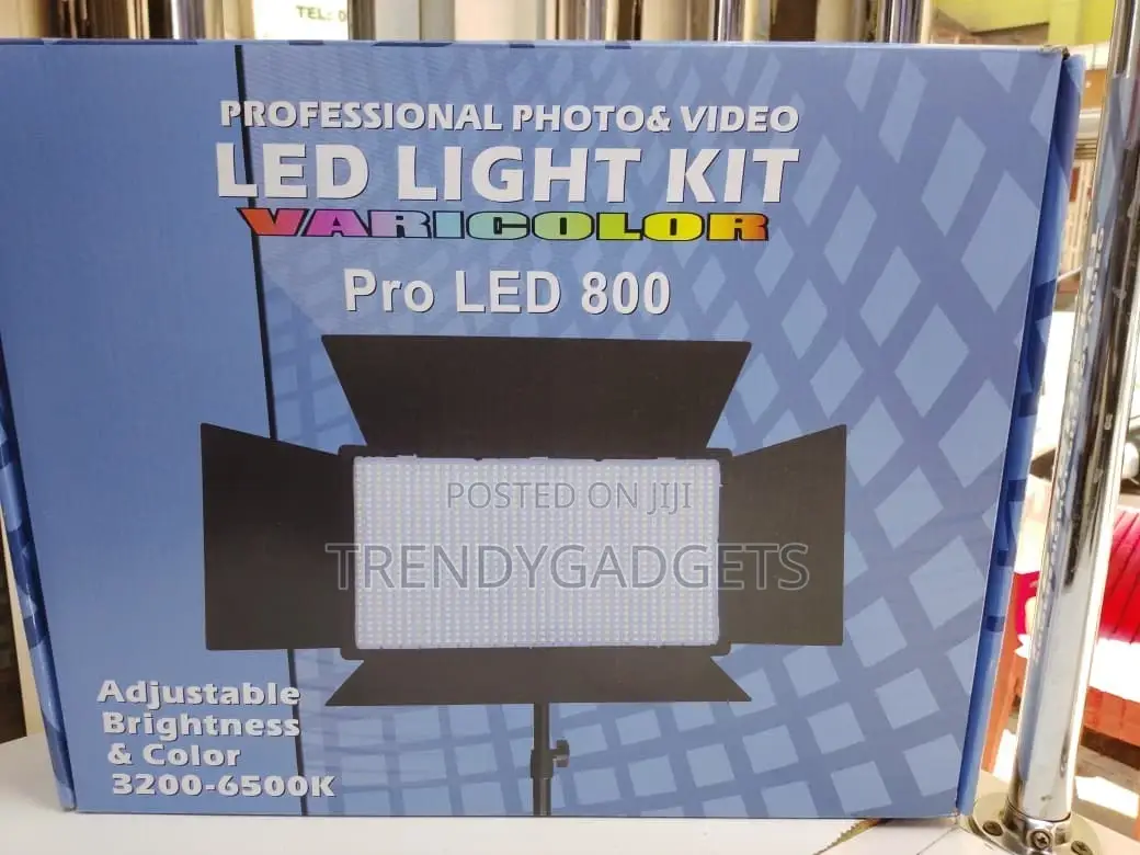 Professional Led 800 Camera Light Kit With Stand