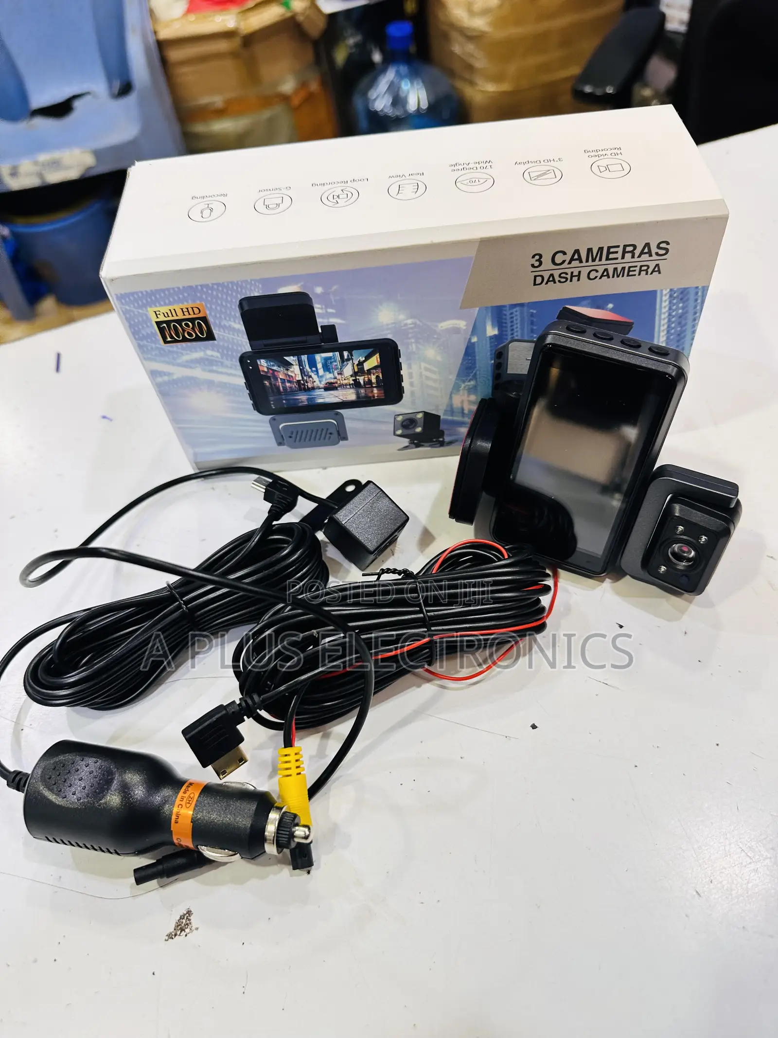 Dash Camera Y06 – Compact in-Car Video Camera