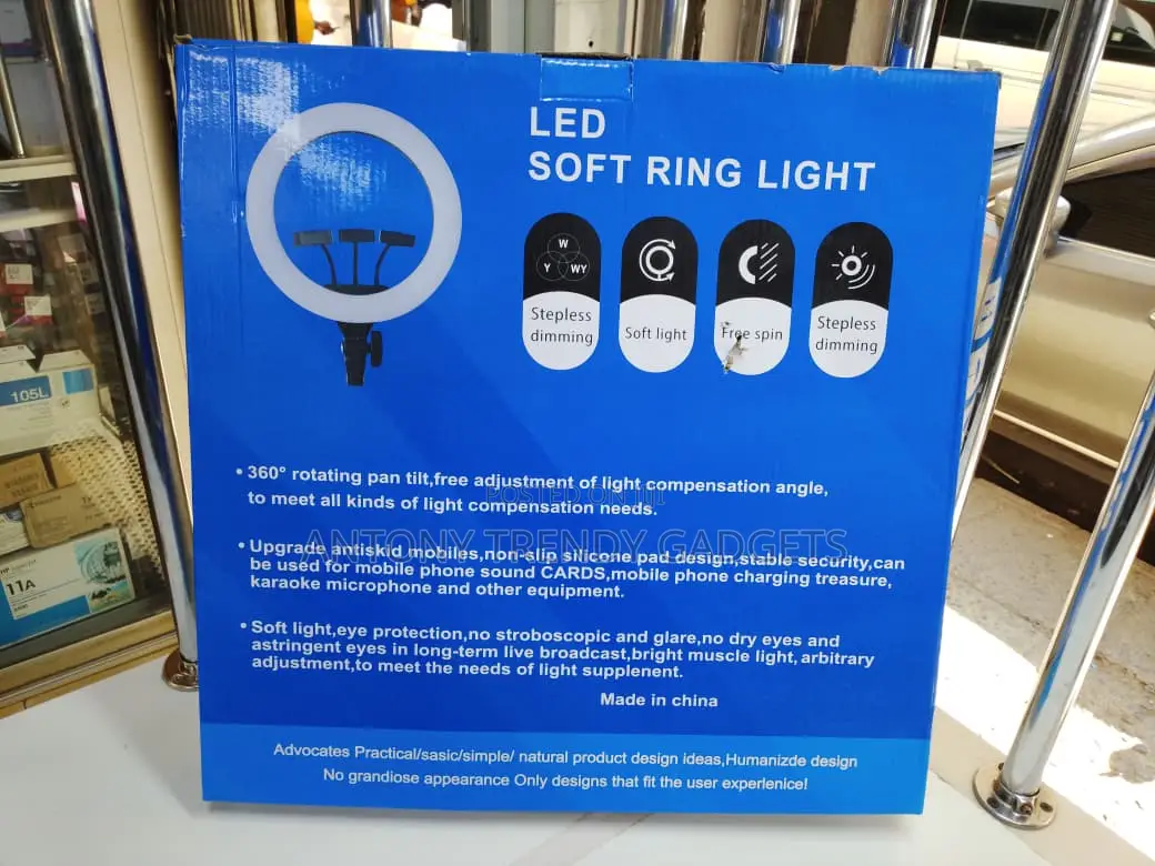 18 Inch Led Ring Light With 3 Phone Holders For Streaming