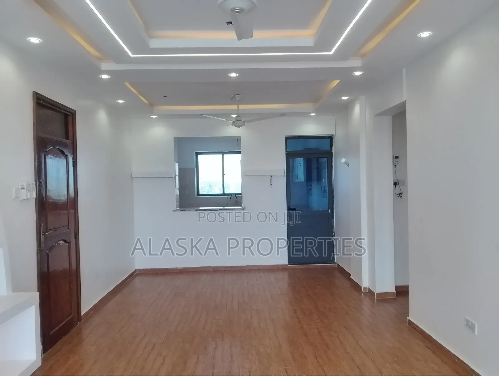 3bdrm Apartment in Beach Road Gichaga, Nyali for sale
