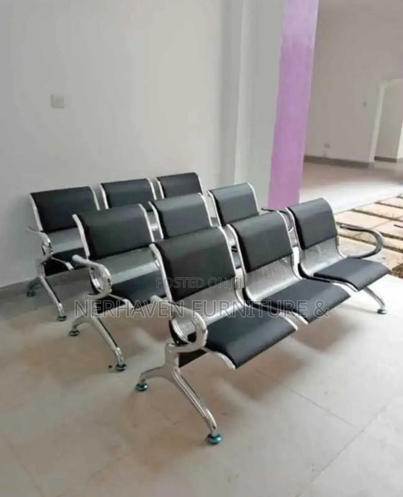 Durable Metallic Link Chair for Office Use