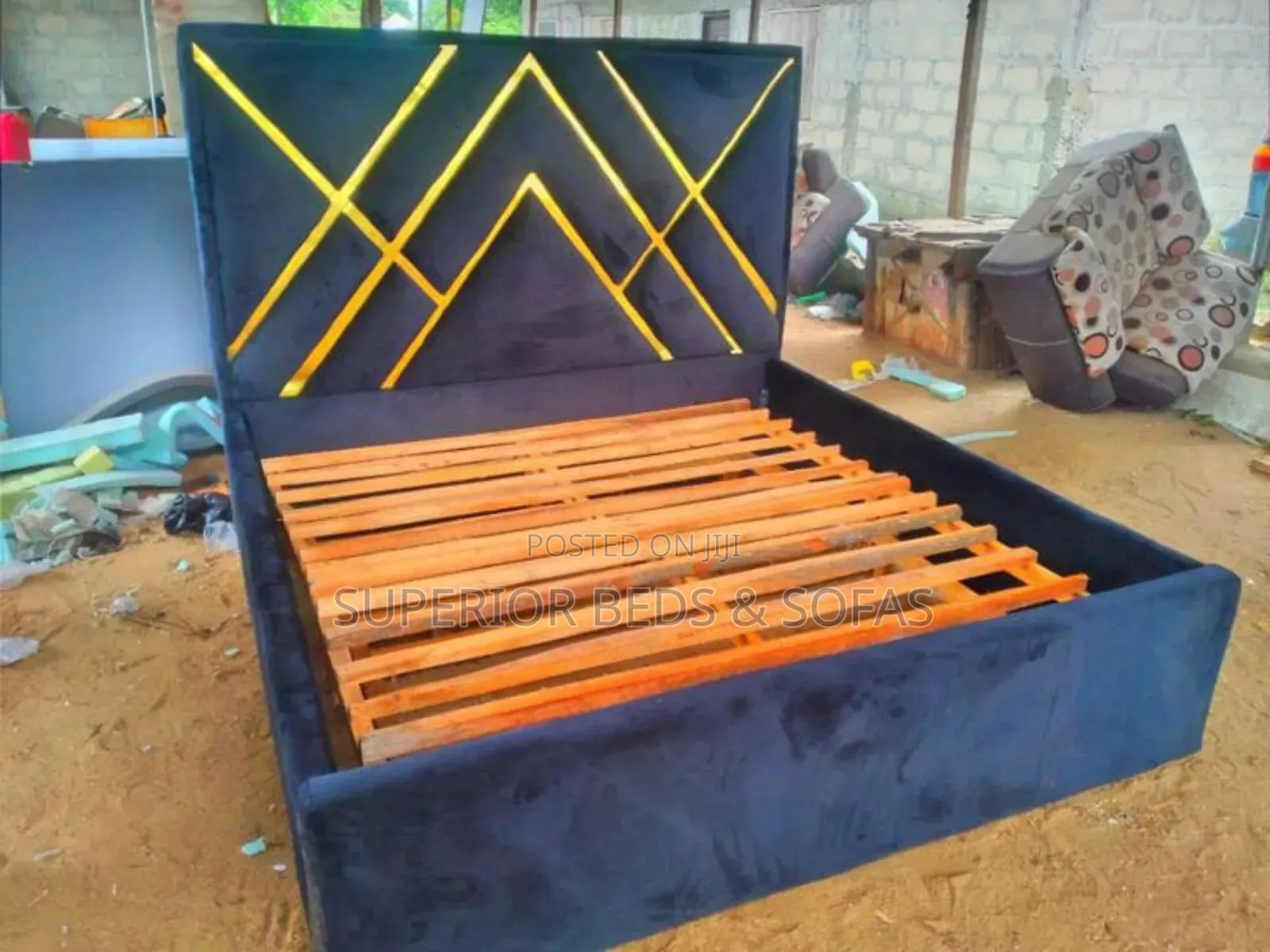 5x6 Chester Bed