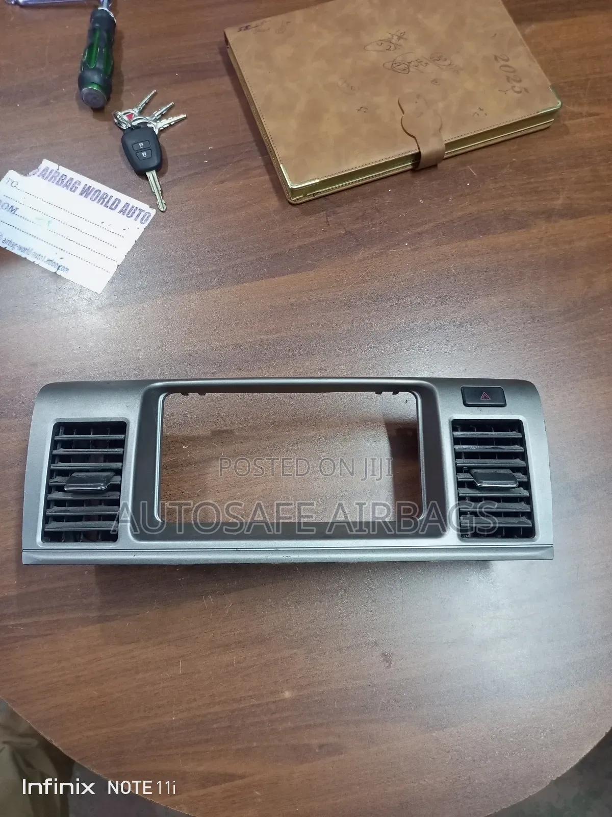 Toyota Raum Radio Hazzard Pannel