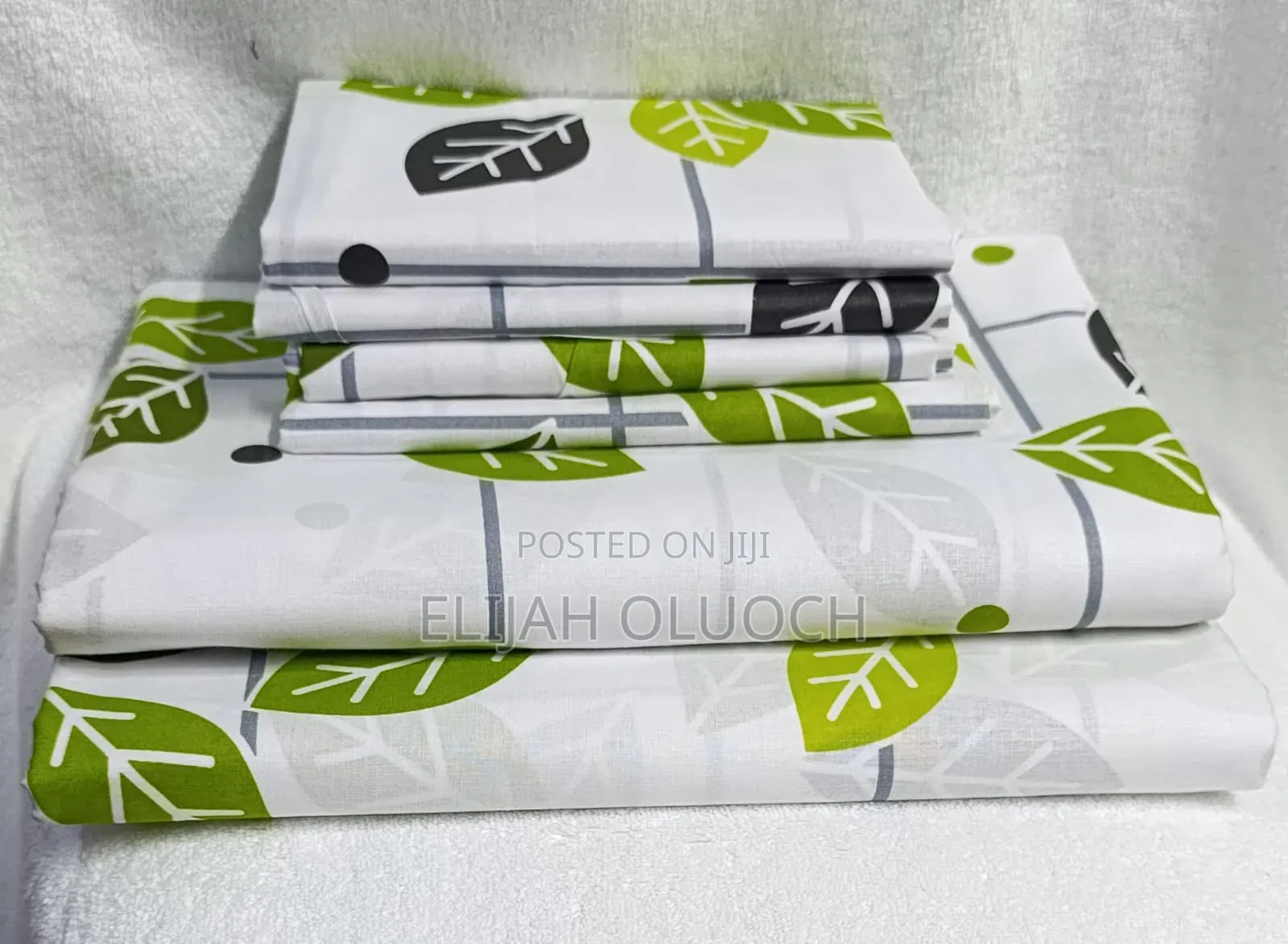 Both Printed a Pair of Cotton Bedsheets With 4 Pillowcases