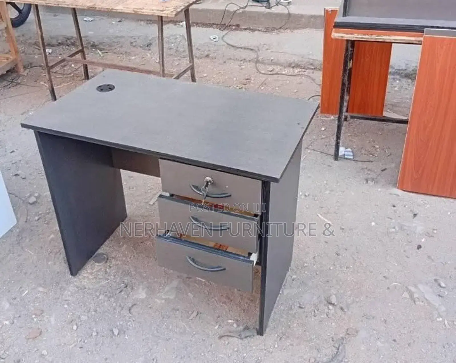 Modern Desk for Professionals Students