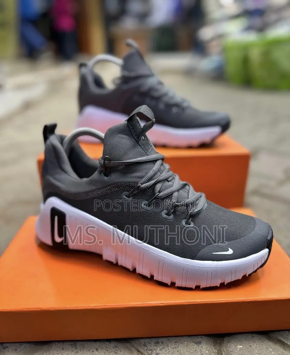 Quality Unisex Gym / Workout Nike Sneakers Available  Sizes 40-45