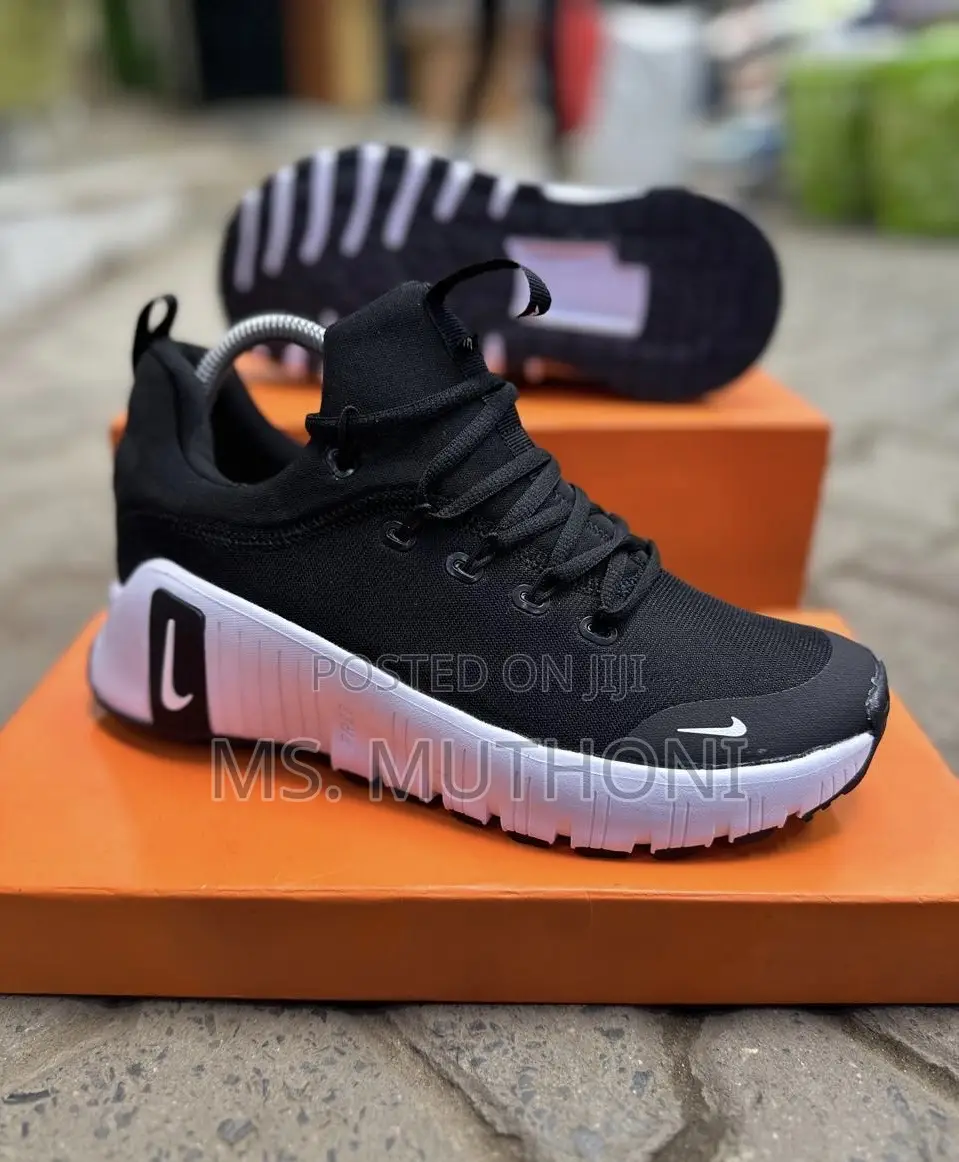 Quality Unisex Gym / Workout Nike Sneakers Available  Sizes 40-45