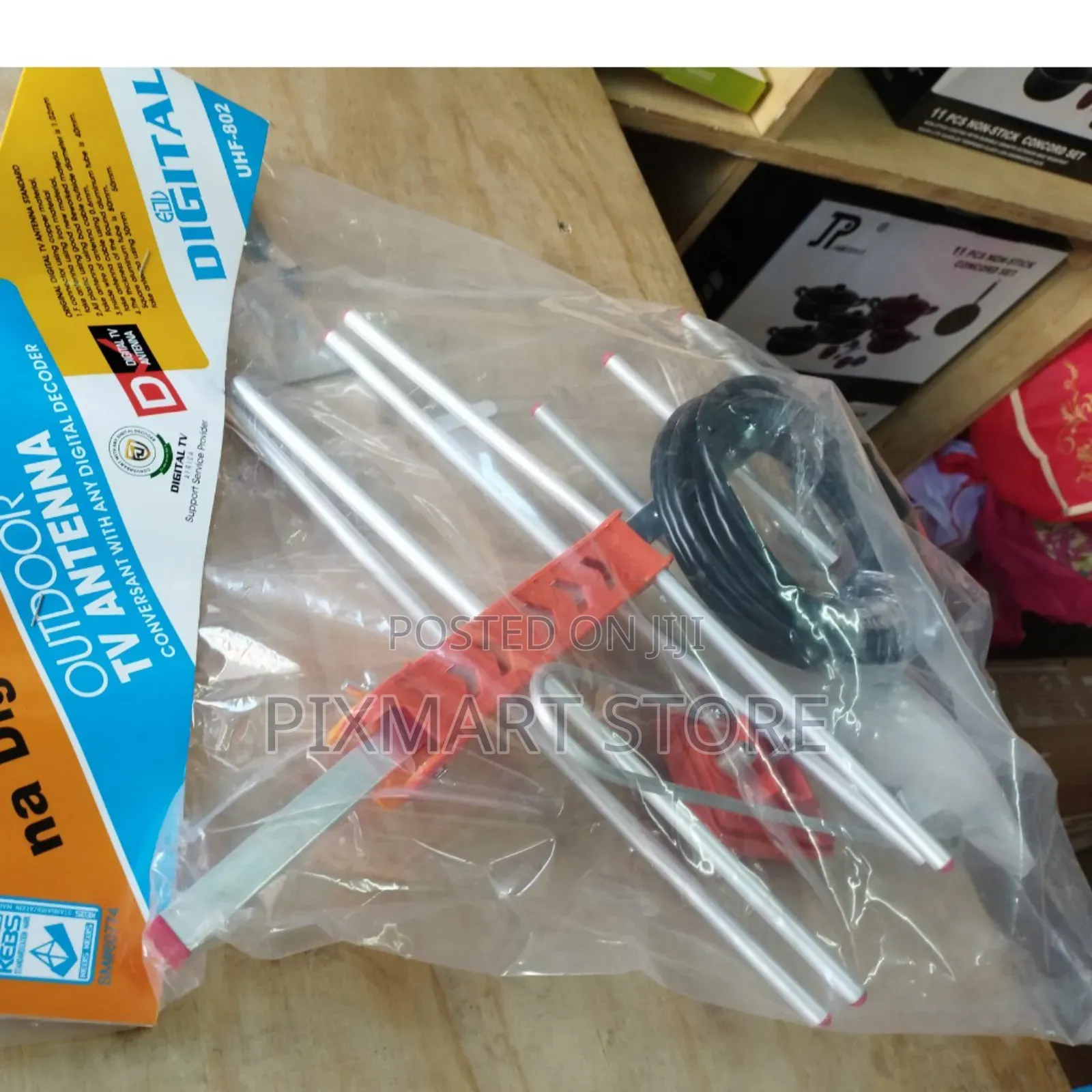 Premium HDTV Antenna With Amplifier for Enhanced Signal Reception