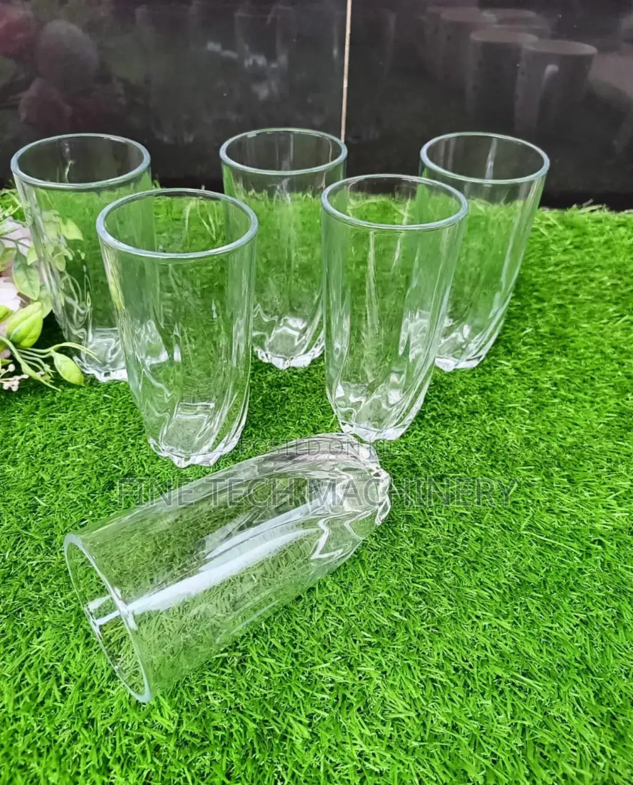 Set of Clear Glass Tumblers With a Twisted Base