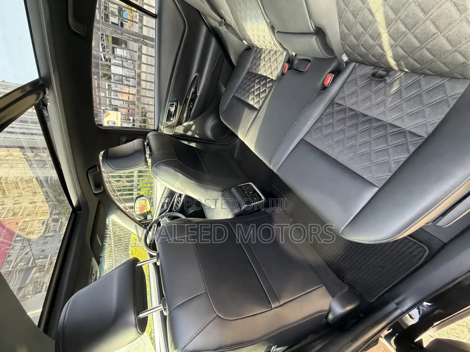 Toyota Harrier 2.0 2018 Black