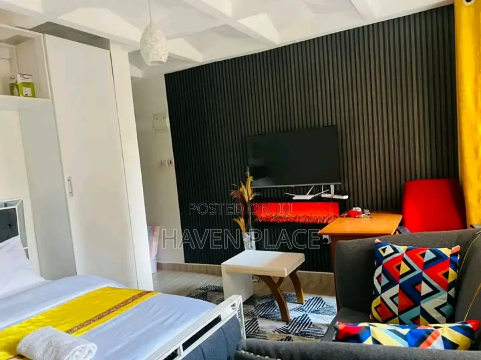 1 Bedroom and Studio Apartments South B/C Netflix