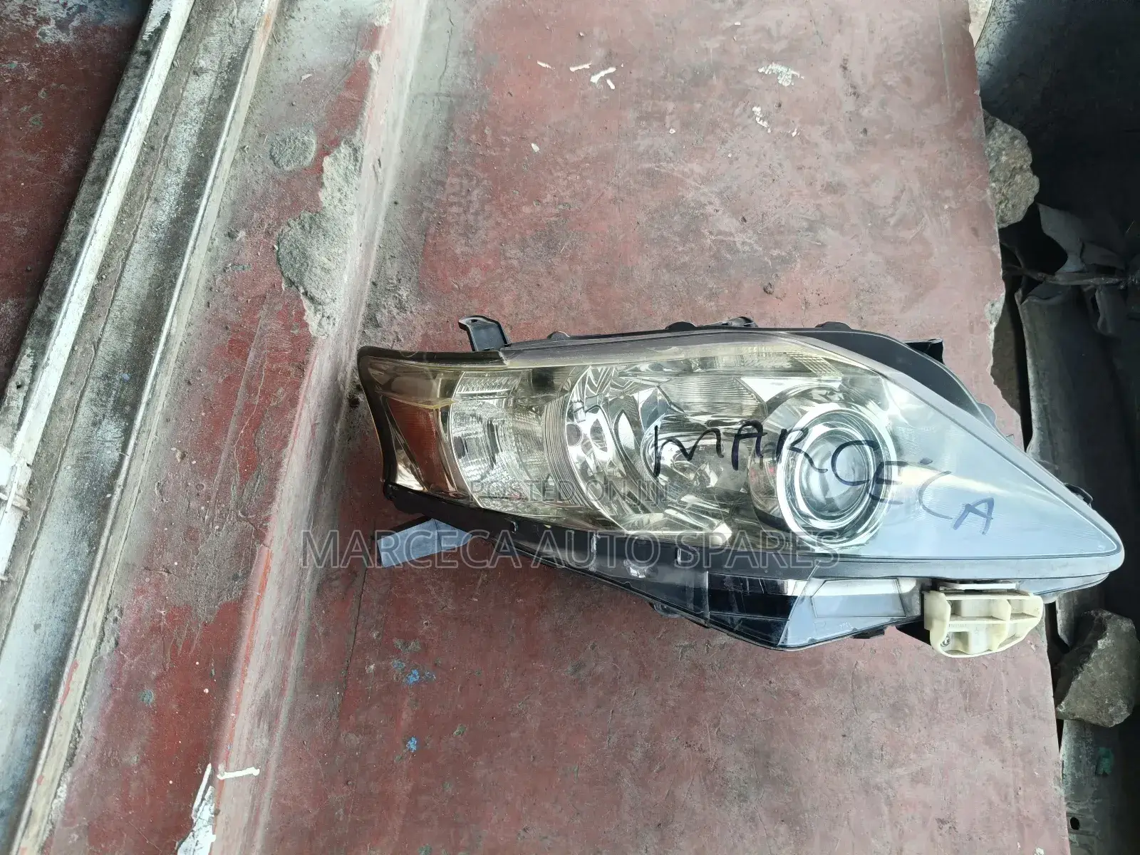 Lexus Rx 270 Headlight Xenon .
