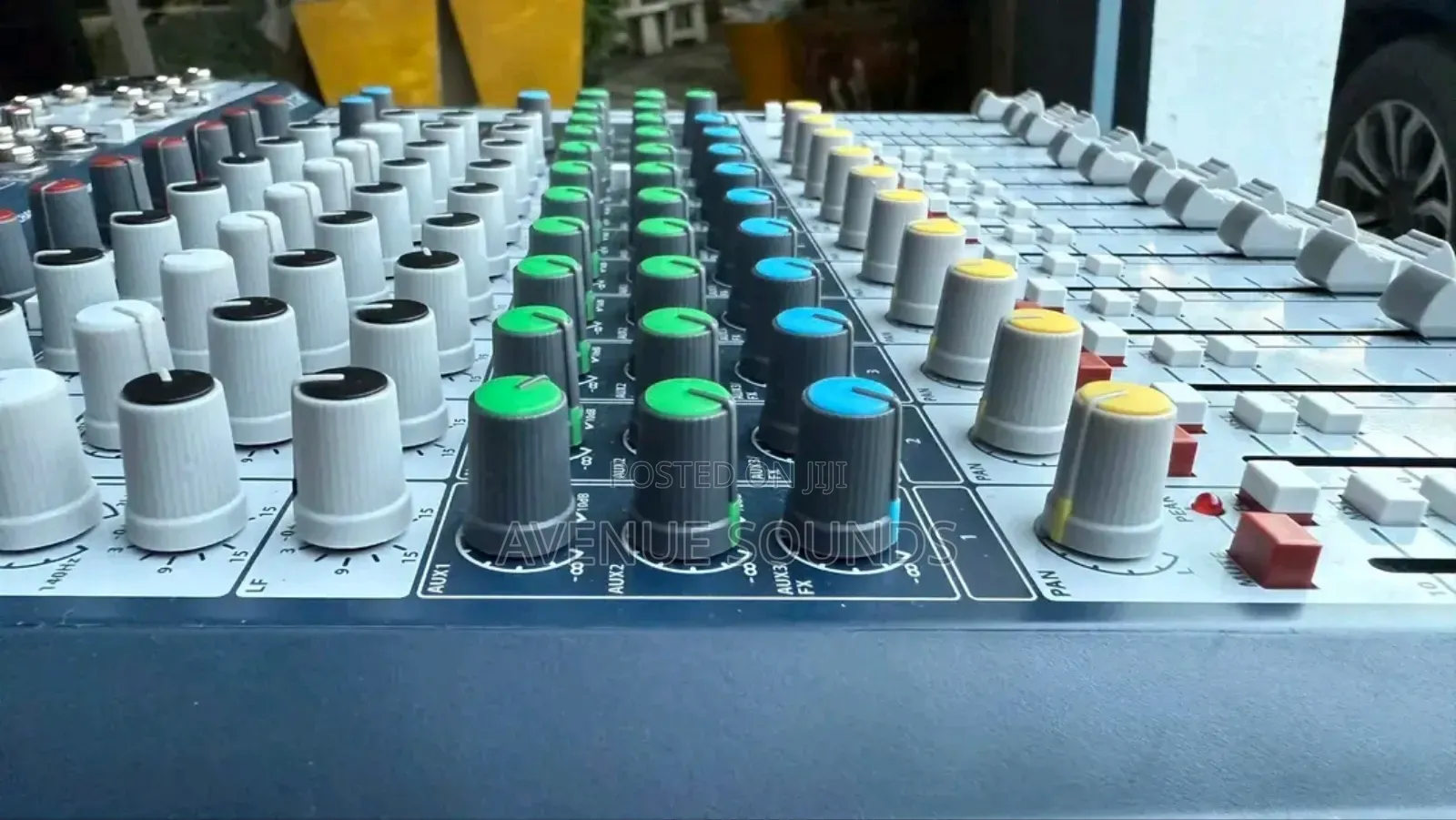 Soundcraft Signature 12 Plain Mixer