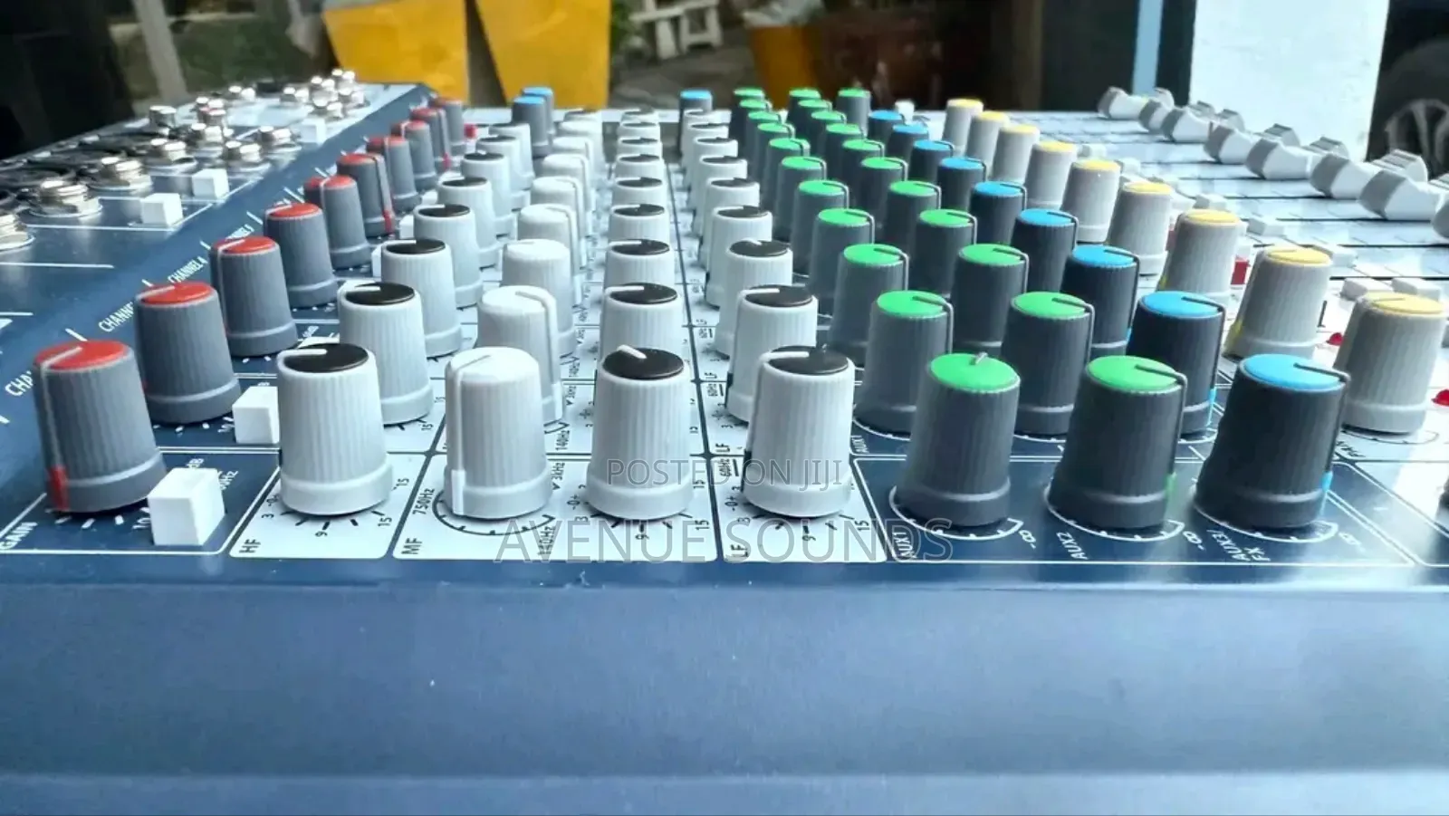 Soundcraft Signature 12 Plain Mixer