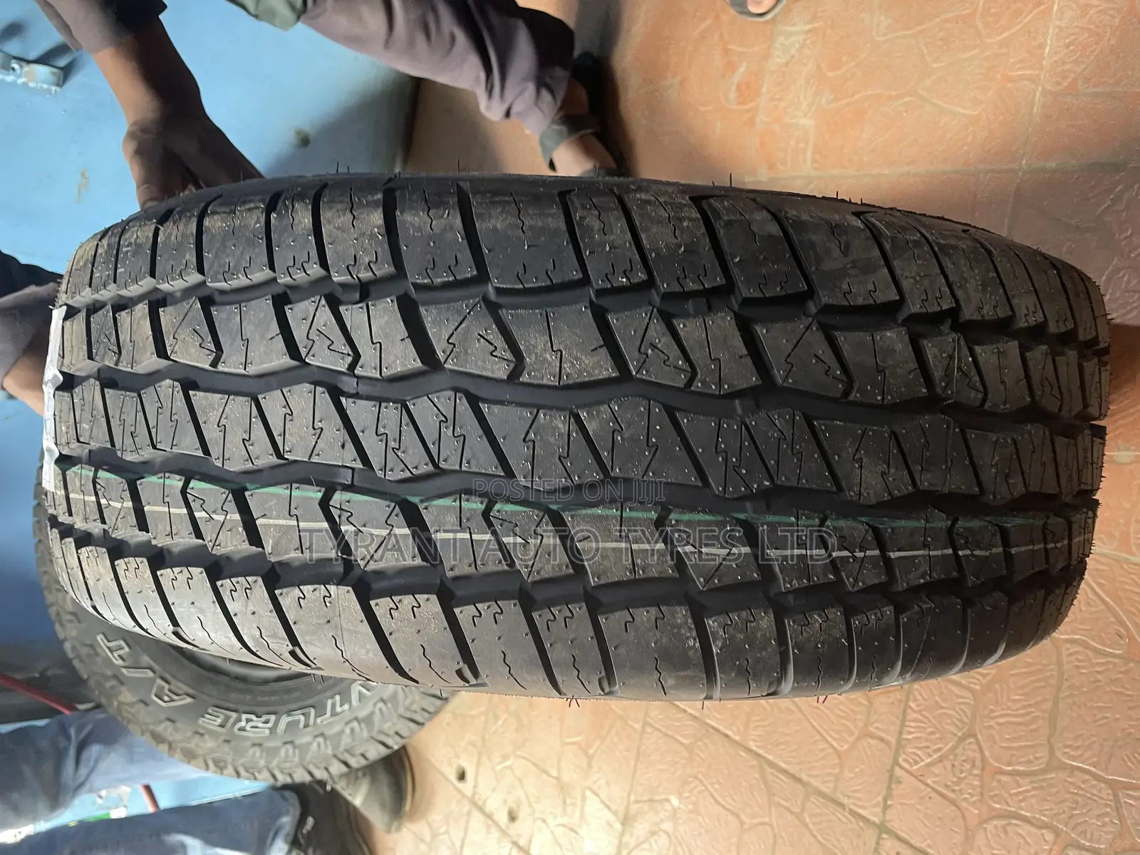 225/60r17 Zextour Tyre