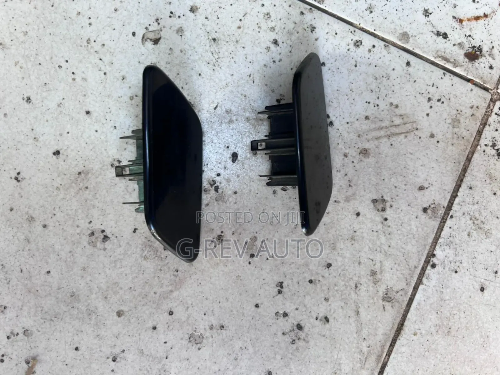 Subaru  Forester  2018 Sk9 Washer Jet Covers.
