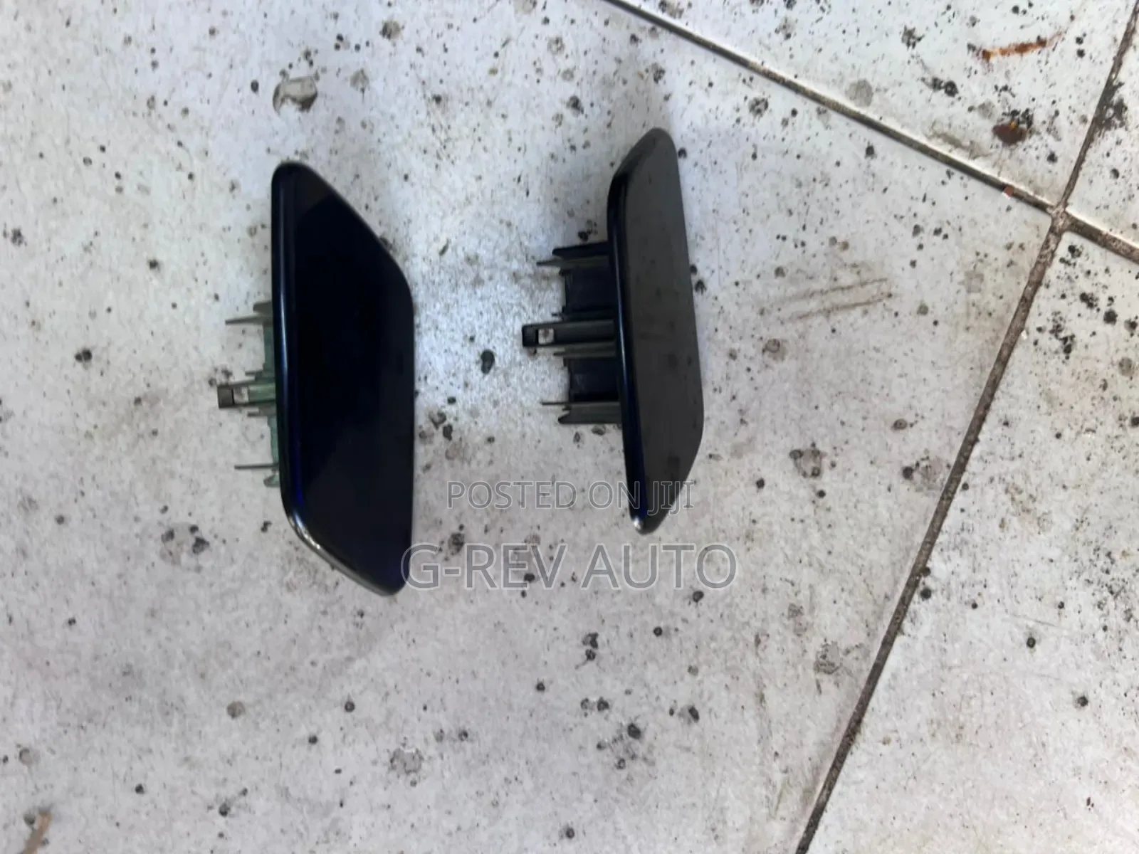Subaru  Forester  2018 Sk9 Washer Jet Covers.