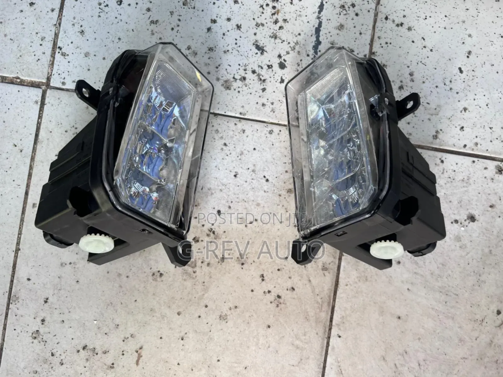 Subaru  Forester  Sk9 Foglights.