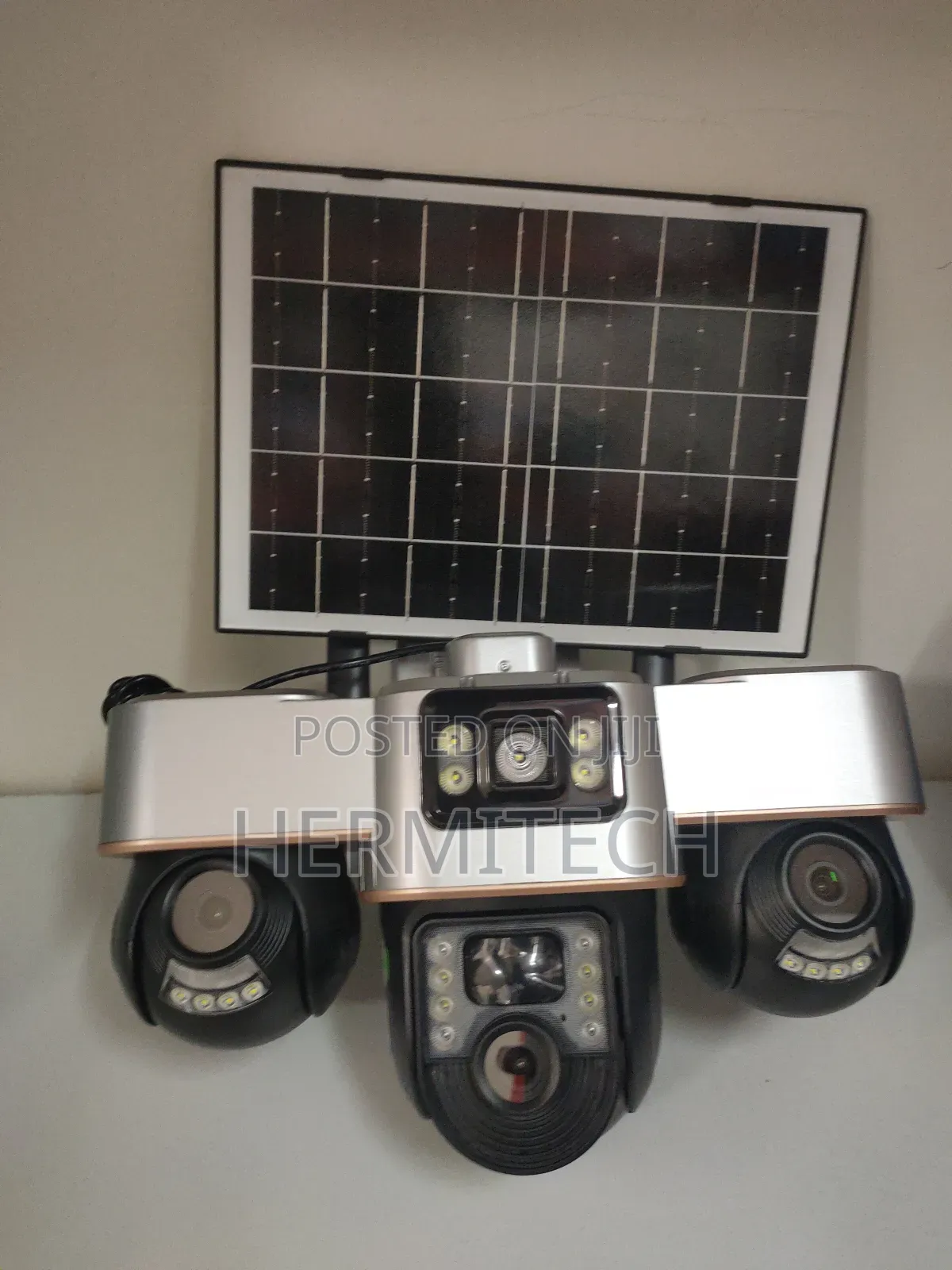 Triple Lens 4g Solar Powered PTZ CCTV All Lens Rotates Through Phone