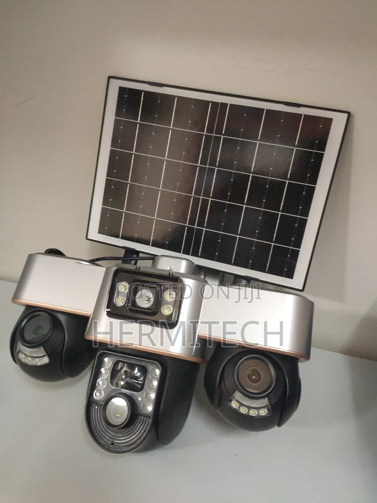 Triple Lens 4g Solar Powered PTZ CCTV All Lens Rotates Through Phone