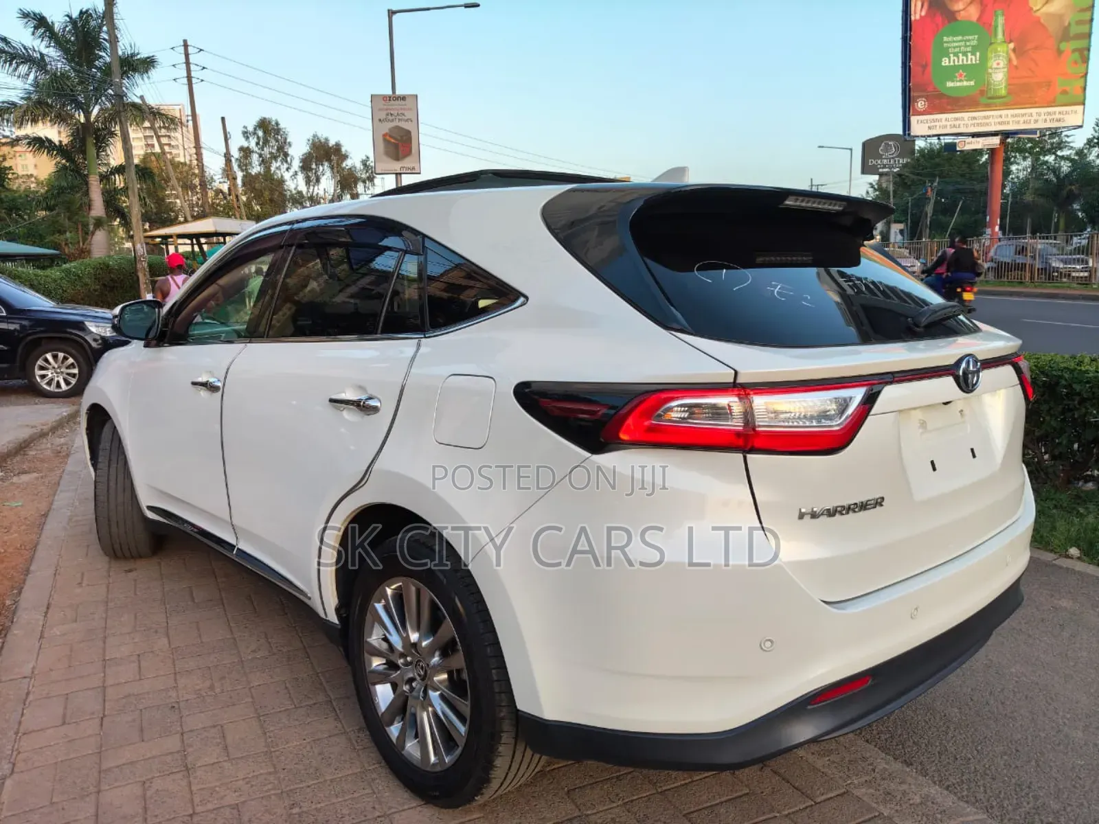 Toyota Harrier 2.0 2018 White