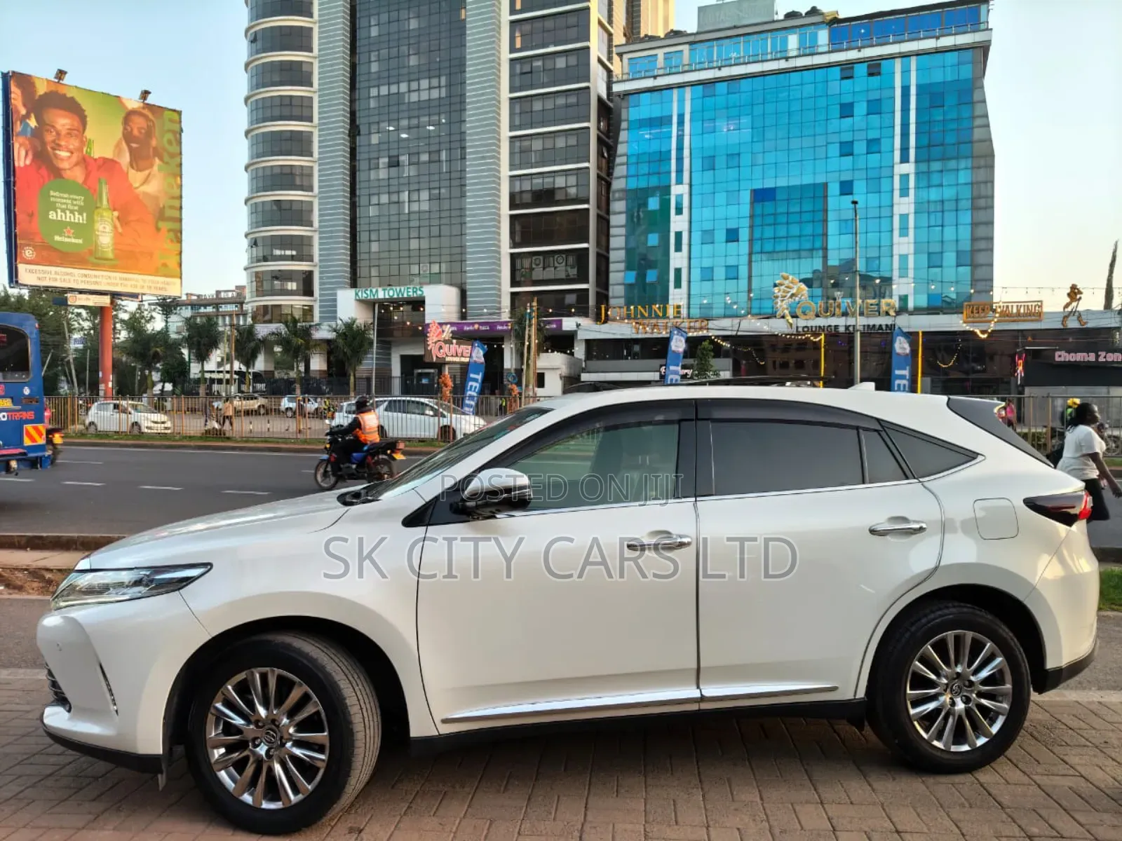 Toyota Harrier 2.0 2018 White