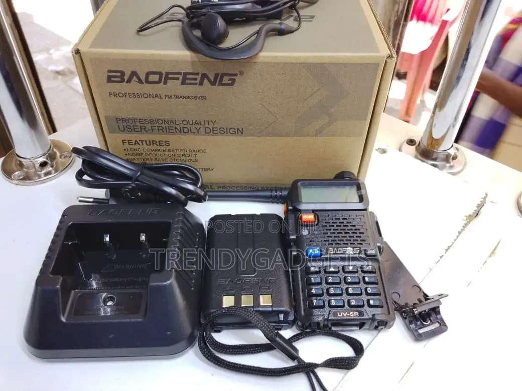 Baofeng Uv-5r Walkie-Talkie With Charging Dock