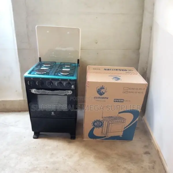 Free Standing Cooker With Gas Oven Smooth Operation and Control
