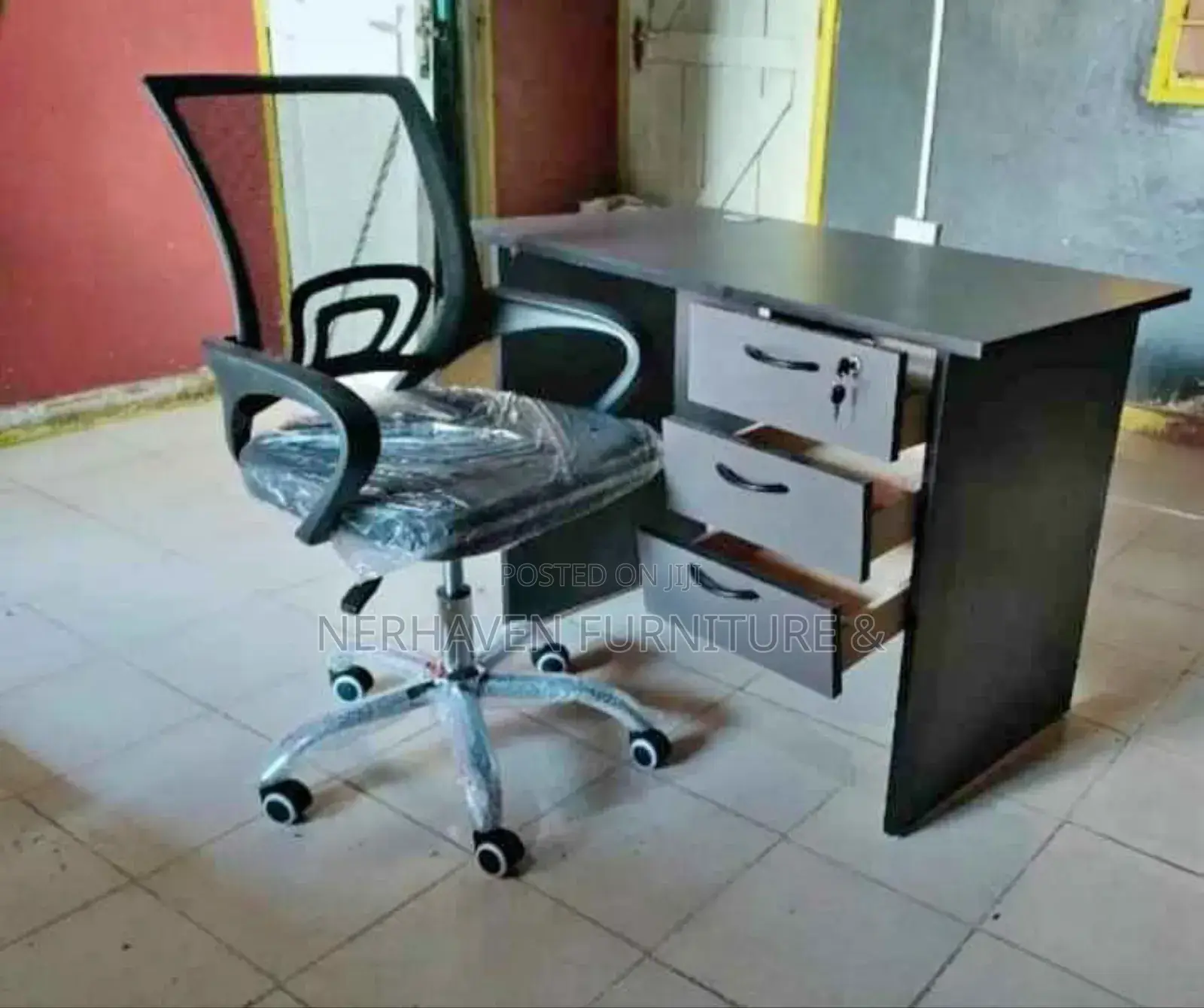 Ergonomic Desk Chair for Home, Office, or Study Rooms