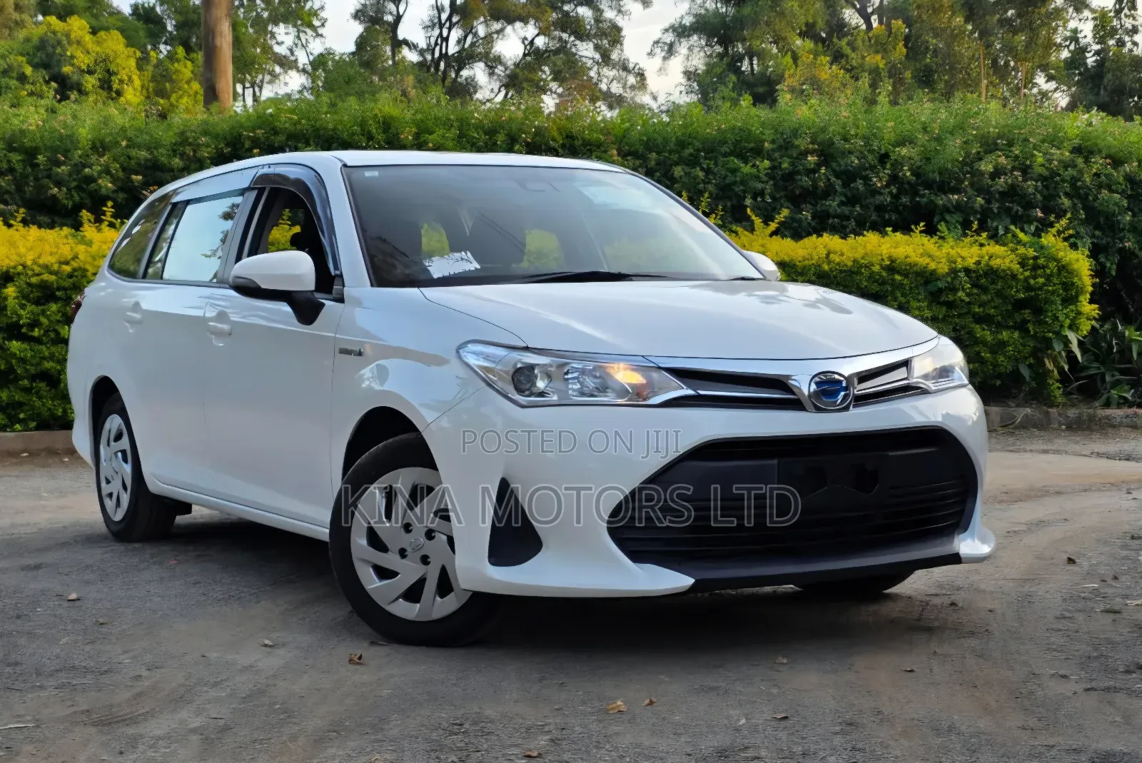 Toyota Corolla Fielder 1.5 Hybrid FWD 2018 White