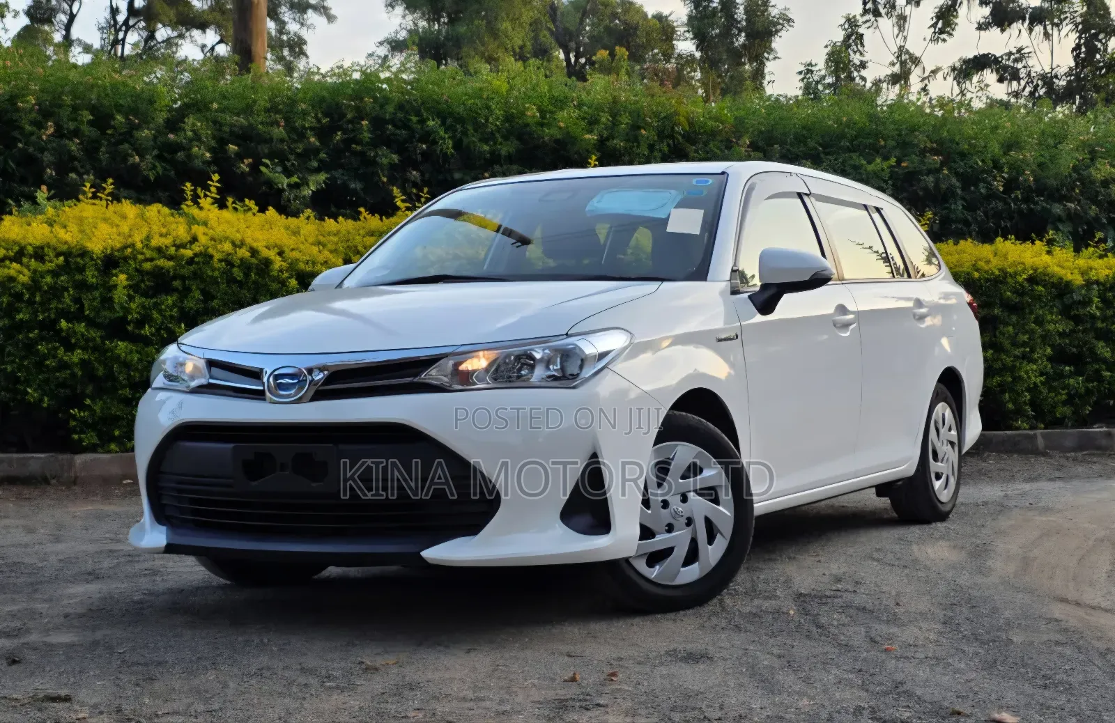 Toyota Corolla Fielder 1.5 Hybrid FWD 2018 White