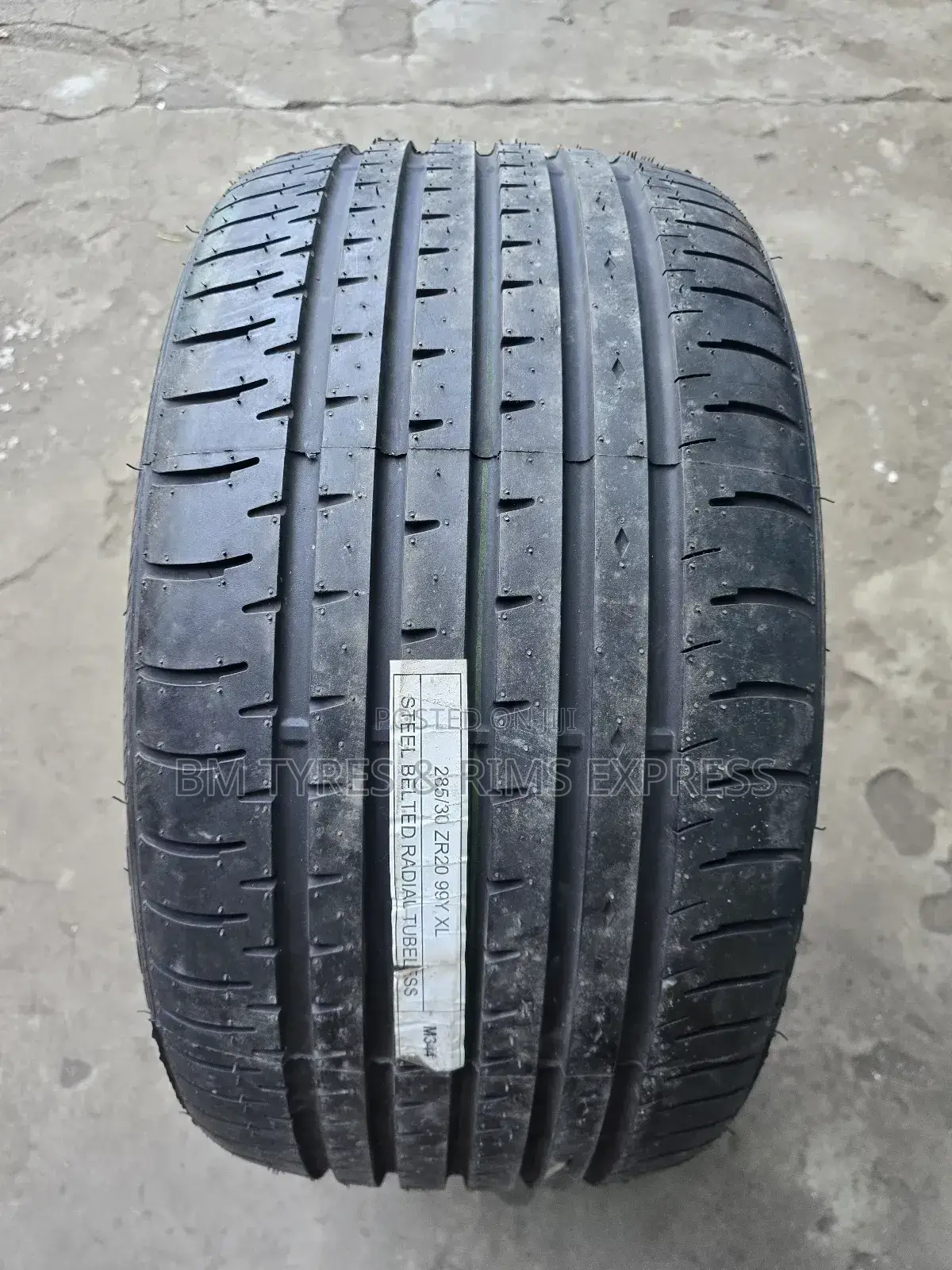 285 /30 R20 Accelela Tyres.(Xl).