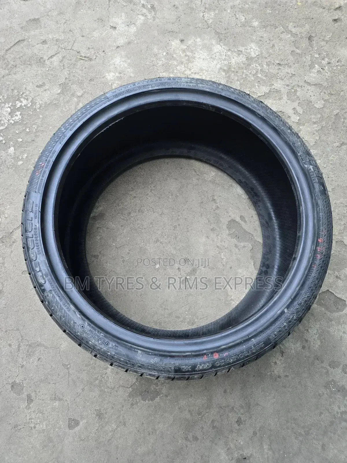 285 /30 R20 Accelela Tyres.(Xl).